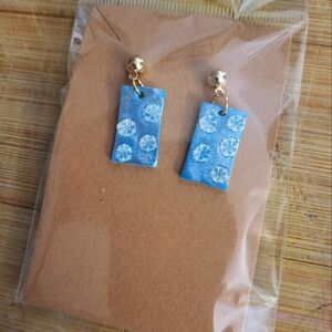 Snowflake ❄️ Dangling Gold Earrings